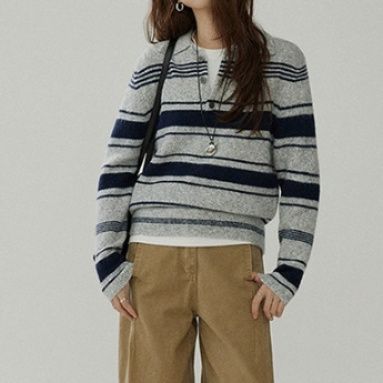 ブルベ夏/ブルベ冬服　マルチボーダー柄襟付きゆったりニットプルオーバー