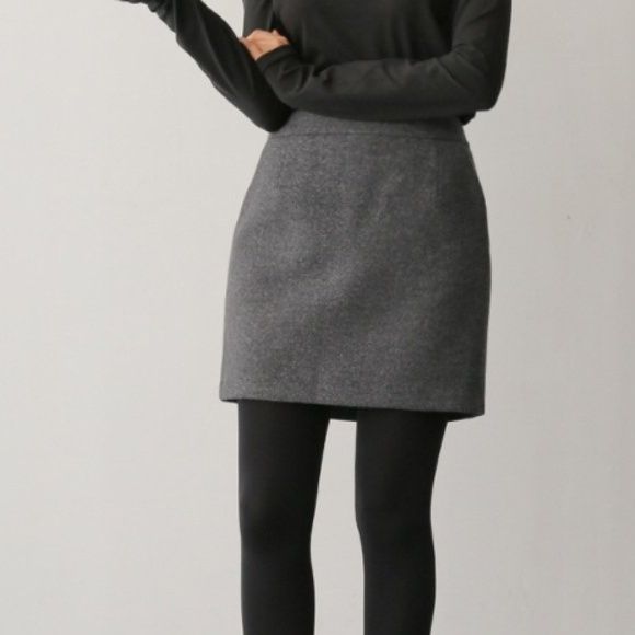 ブルベ夏/ブルベ冬服　上質ウール混紡台形ミニ丈スカート