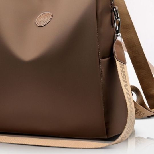 ブルベ夏/ブルベ冬バッグ　 多機能二層式リュックサック通勤通学対応型