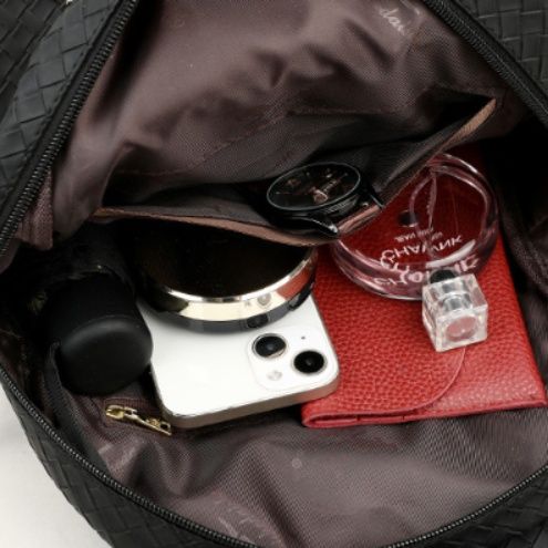 ブルベ冬バッグ　 編み込みデザイン上品リュックサック