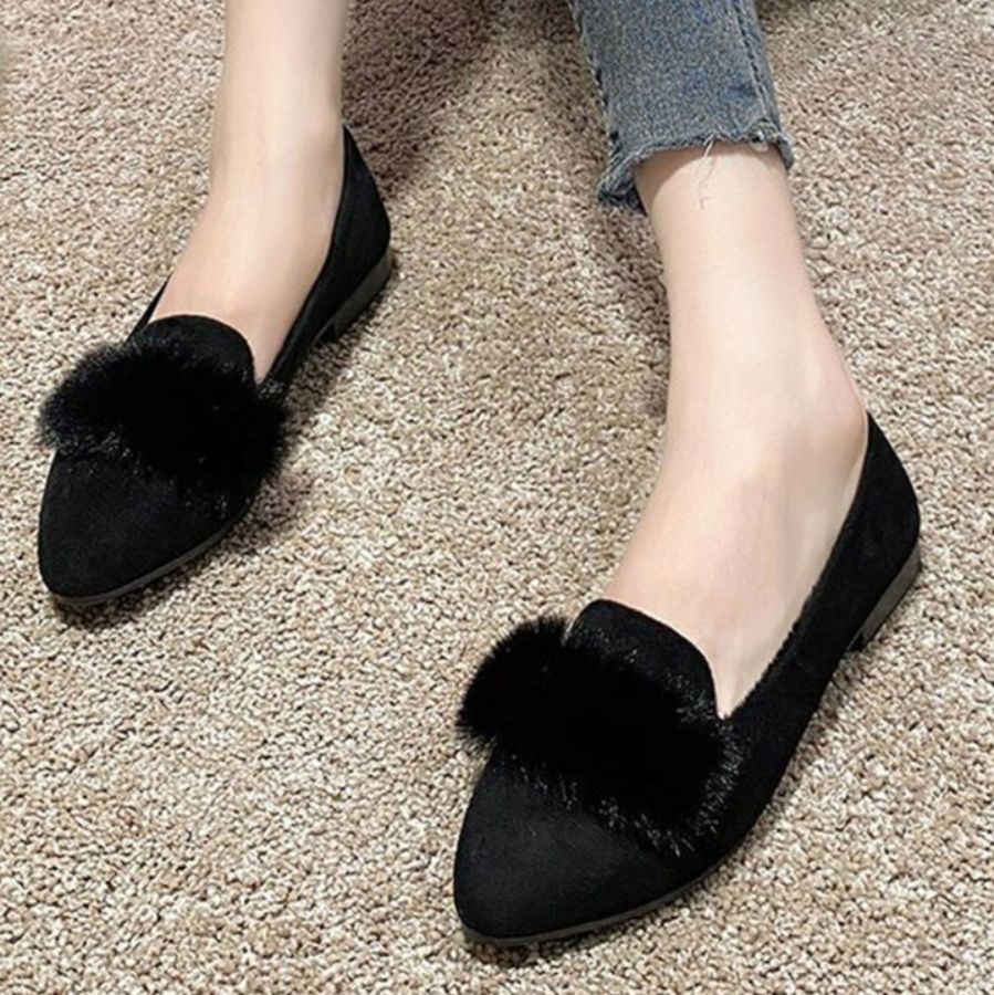 ブルベ夏/ブルベ冬靴　ふわふわファー付きぺたんこシューズ尖りパンプス