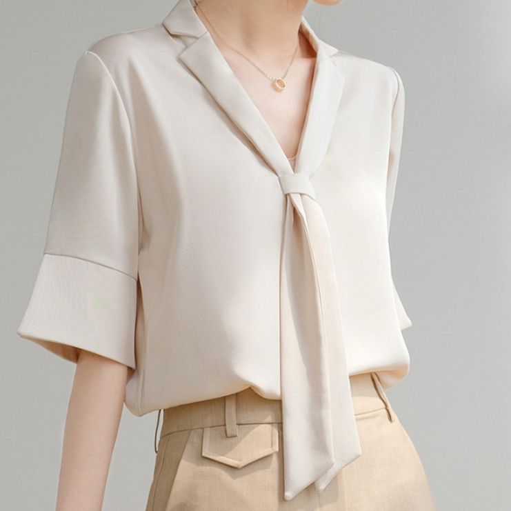 ブルベ夏/ブルベ冬服　襟元リボンデザイン五分袖とろみブラウス