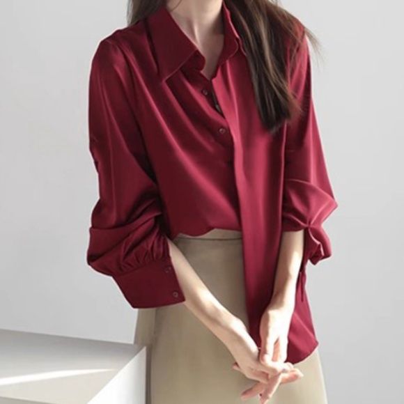 ブルベ夏/ブルベ冬服　サテン素材の上品な長袖シャツブラウス