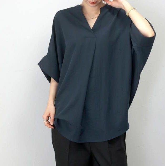 ブルベ夏/ブルベ冬服　理想のこなれ感スキッパーネックドルマン袖ブラウス