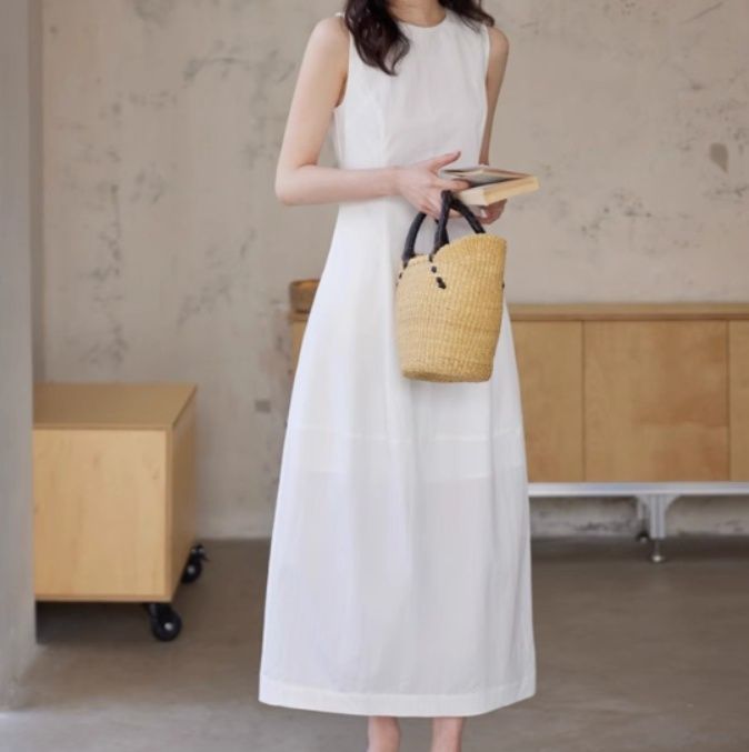 ブルベ夏/ブルベ冬服　洗練されたノースリーブロング丈ワンピース