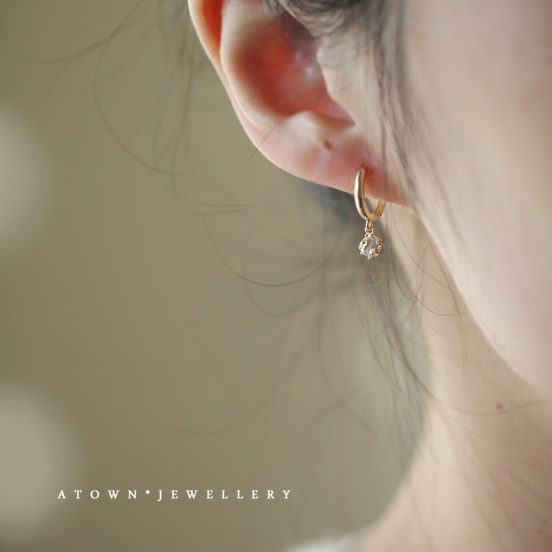ブルベ夏服　フープピアス アクセサリー 金属アレルギー対応 ピアス 痒くならない 大人 つけっぱなし 揺れる ダイヤ