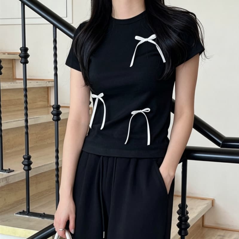 ブルベ冬服　今季マストバイ デザイン  気質　韓国風　トップス Ｔシャツ