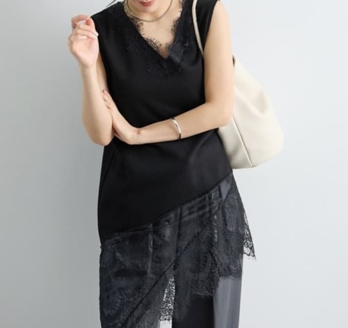 ブルベ夏/ブルベ冬服　アシンメトリー レース飾り 半袖Tシャツ