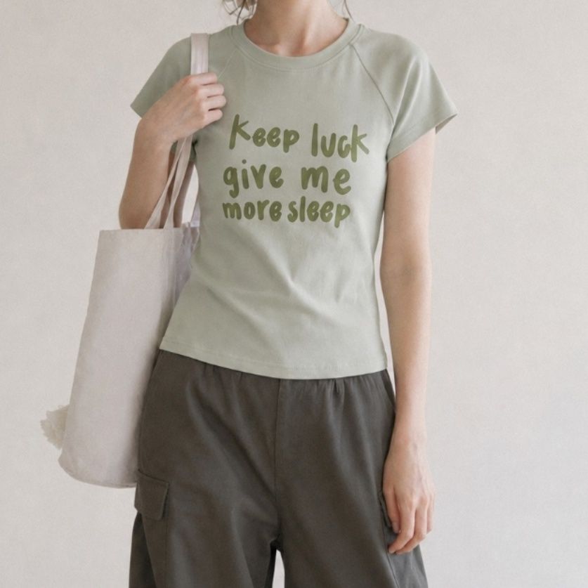 ブルベ夏/ブルベ冬服　ロゴプリント ラウンドネック半袖Tシャツ