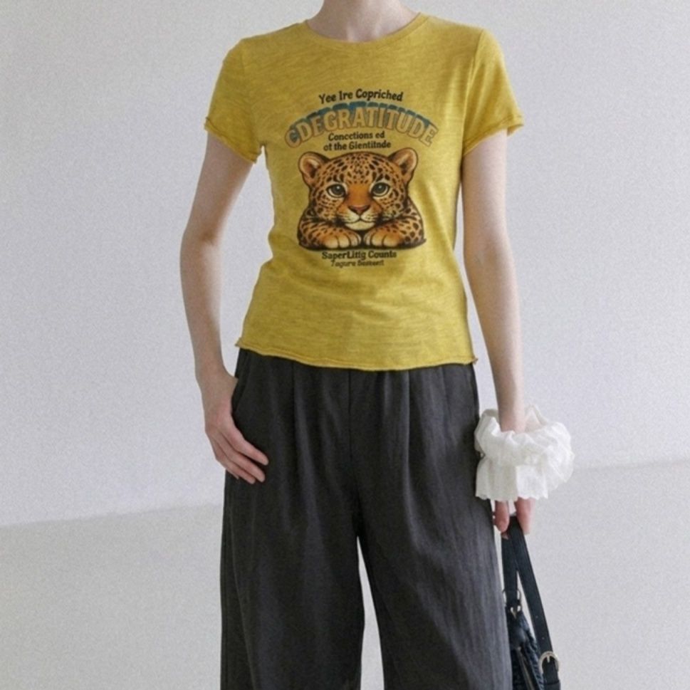 ブルベ夏/ブルベ冬服　アニマルプリント ラウンドネックTシャツ