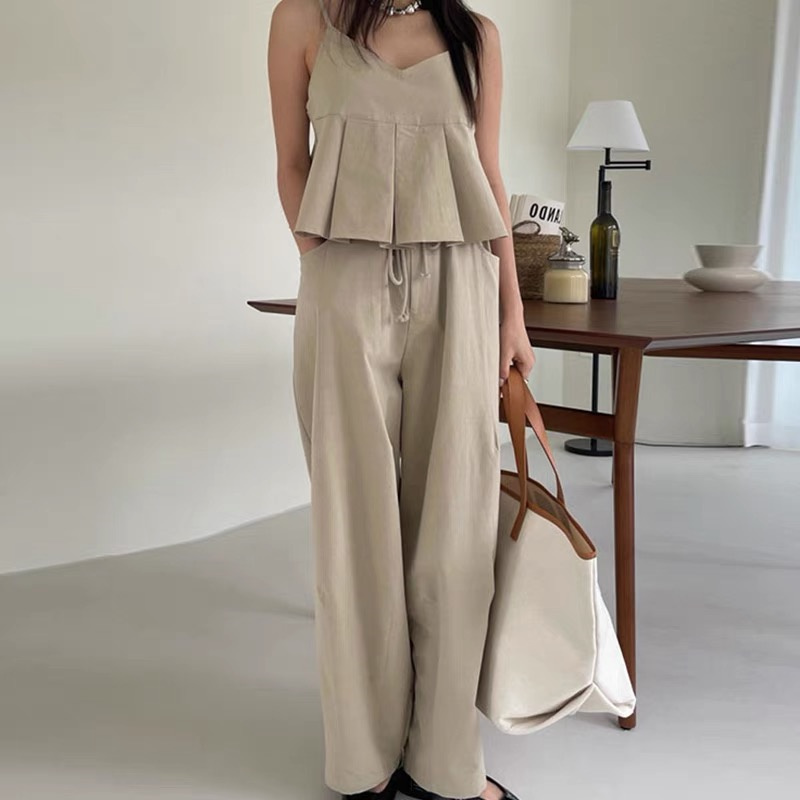 ブルベ服　リラックス風ノースリーブペプラム上下セットアップ（ブルベ夏向け・ブルベ冬向け）