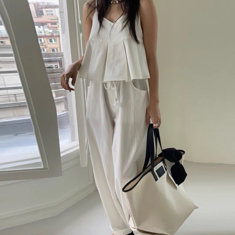 ブルベ服　リラックス風ノースリーブペプラム上下セットアップ（ブルベ夏向け・ブルベ冬向け）