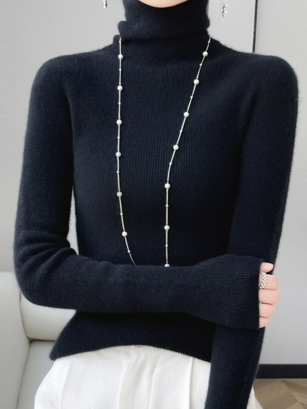ブルベ夏/ブルベ冬服　上品タートルネック長袖ニットセーター