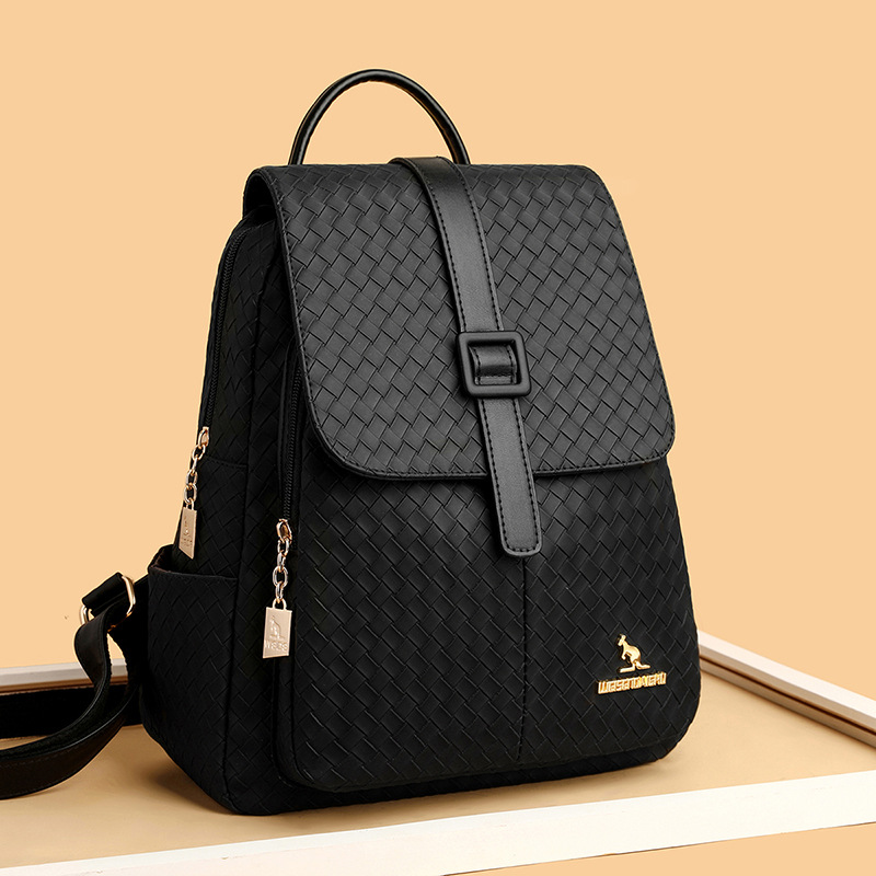 ブルベ冬バッグ　 編み込みデザイン上品リュックサック
