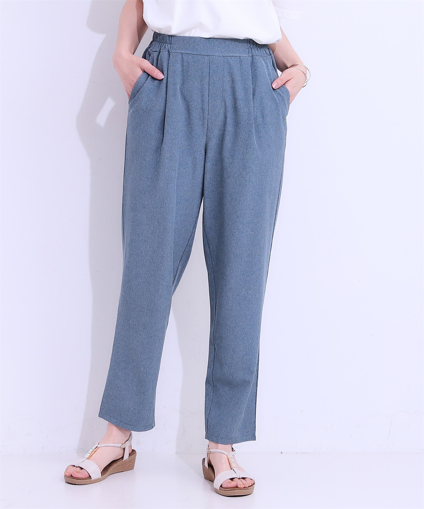 パンツ　やわらか仕立て上品テーパードパンツ（ブルベ夏向け・ブルベ冬向け）
