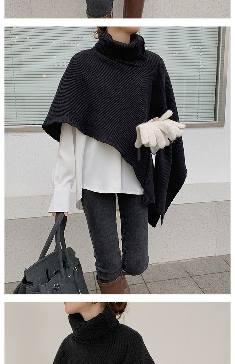 ブルベファッション タートルネック風ケープ型ニット
