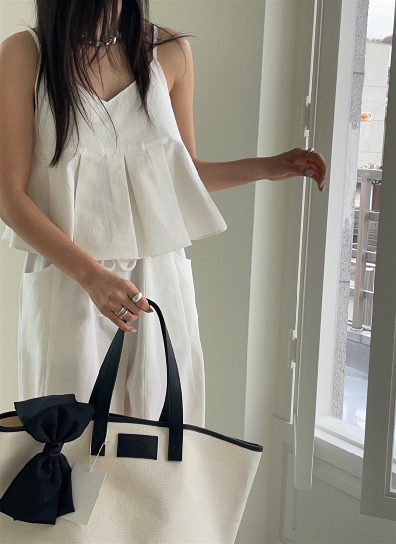 ブルベ服　リラックス風ノースリーブペプラム上下セットアップ（ブルベ夏向け・ブルベ冬向け）