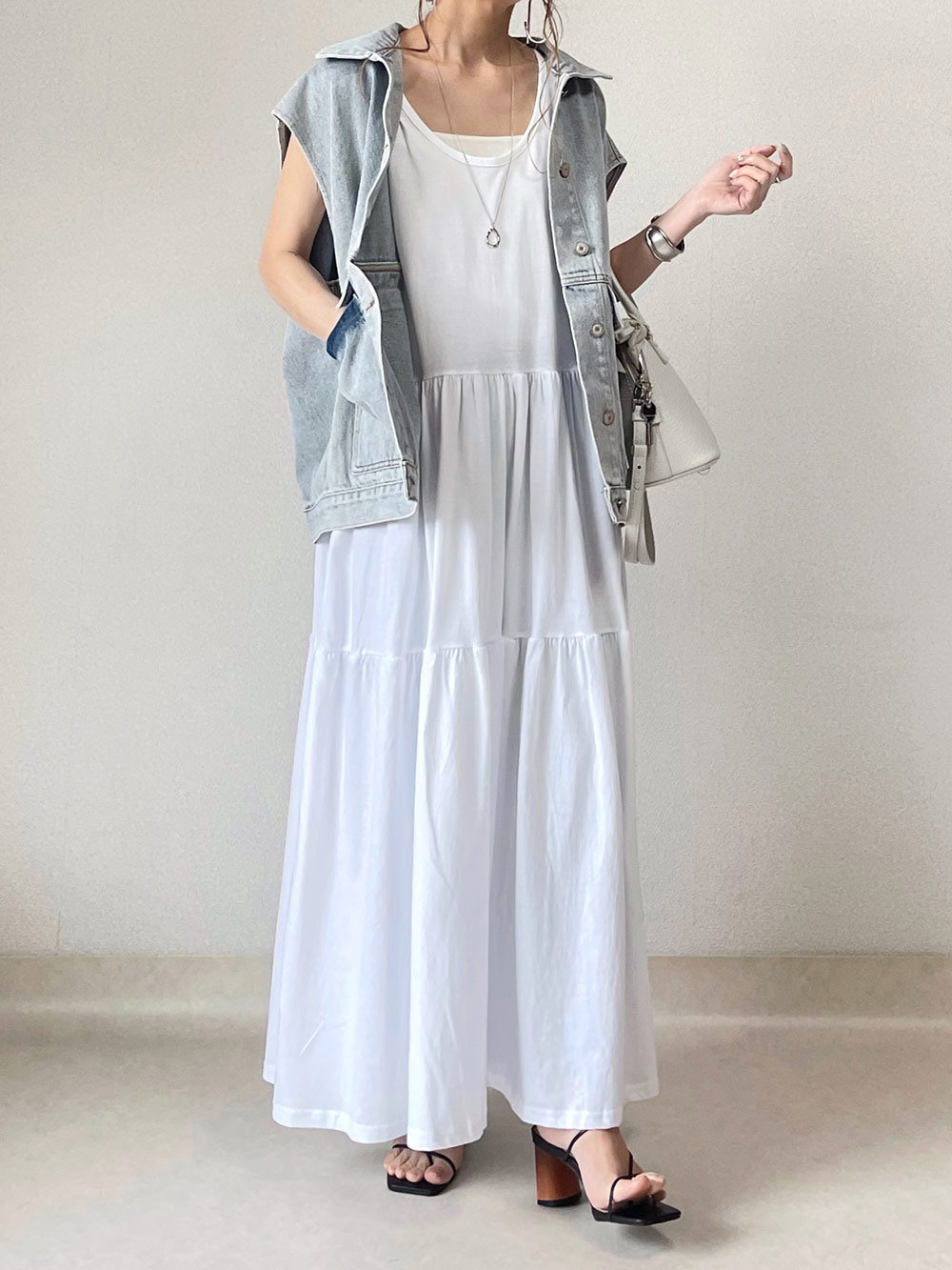 ワンピース　涼やか三段ティアードノースリーブワンピース（ブルベ夏向け・ブルベ冬向け）