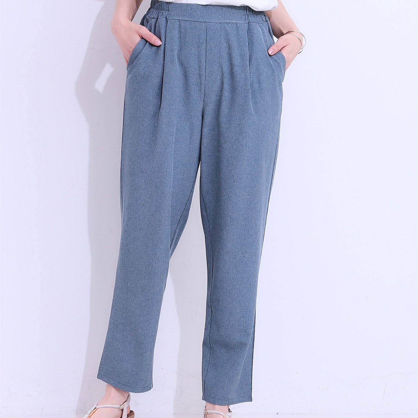 パンツ　やわらか仕立て上品テーパードパンツ（ブルベ夏向け・ブルベ冬向け）