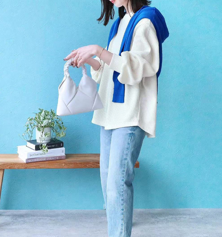 ニット　ふんわり袖のワッフル風ニット（ブルベ夏向け・ブルベ冬向け）