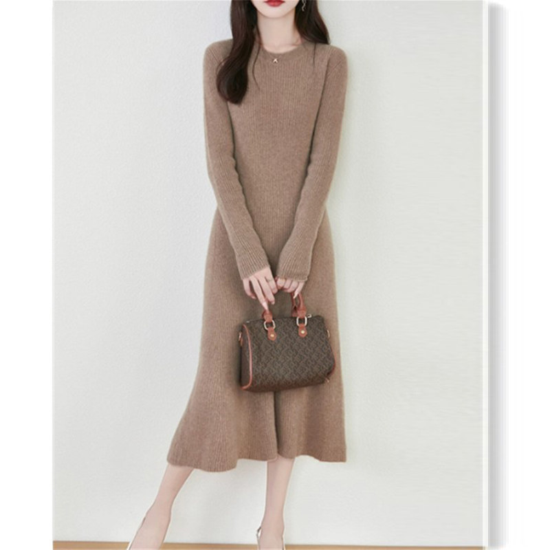 ブルベ夏/ブルベ冬服　リブ編み長袖ニットワンピース膝丈裾フレア