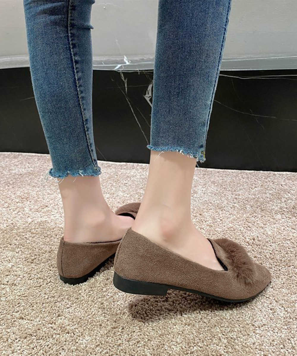 ブルベ夏/ブルベ冬靴　ふわふわファー付きぺたんこシューズ尖りパンプス