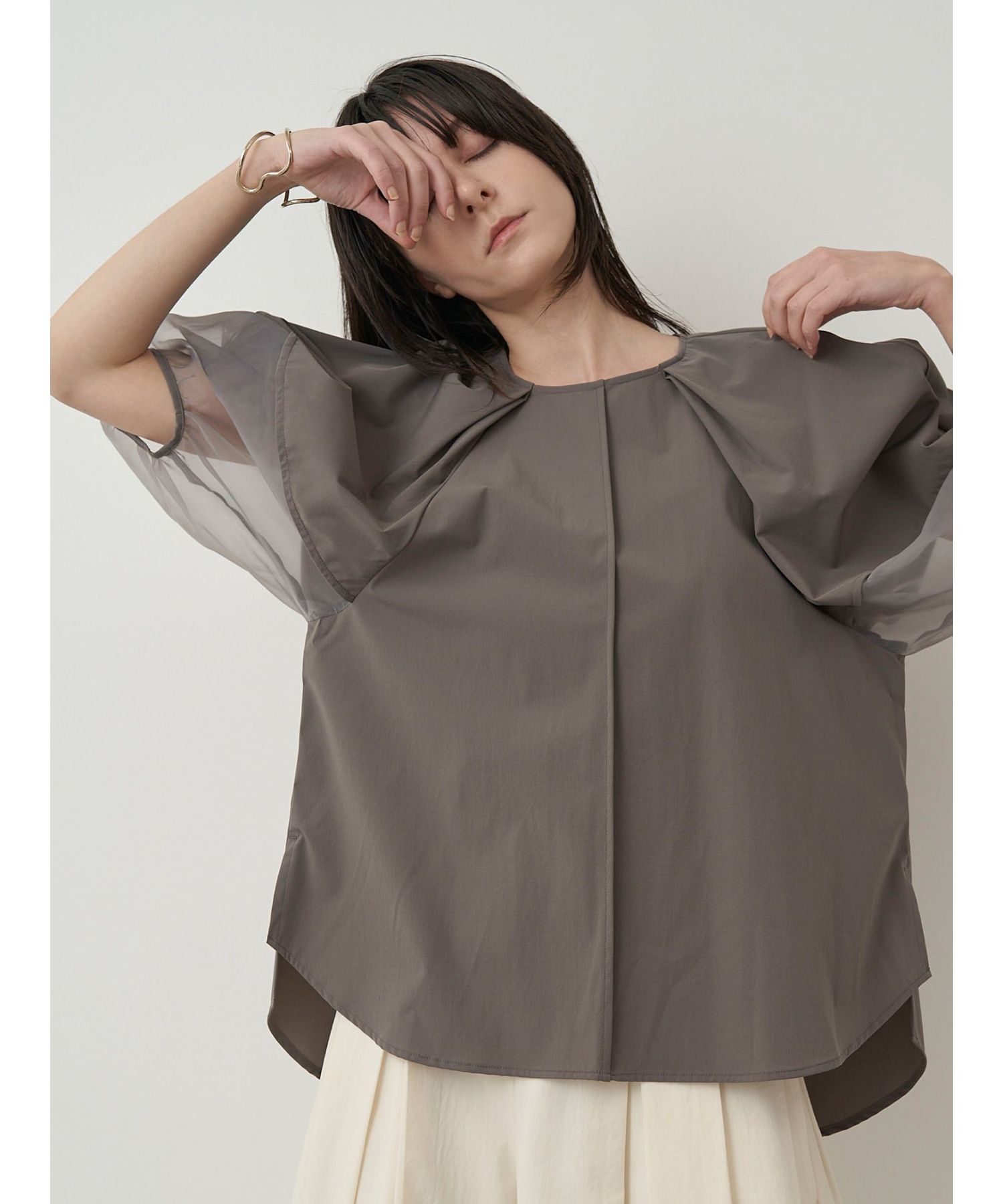 ブラウス　透け感シアー袖ブラウス（ブルベ夏向け・ブルベ冬向け）