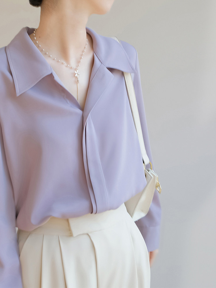 ブルベファッション とろみ素材の開襟長袖ブラウス