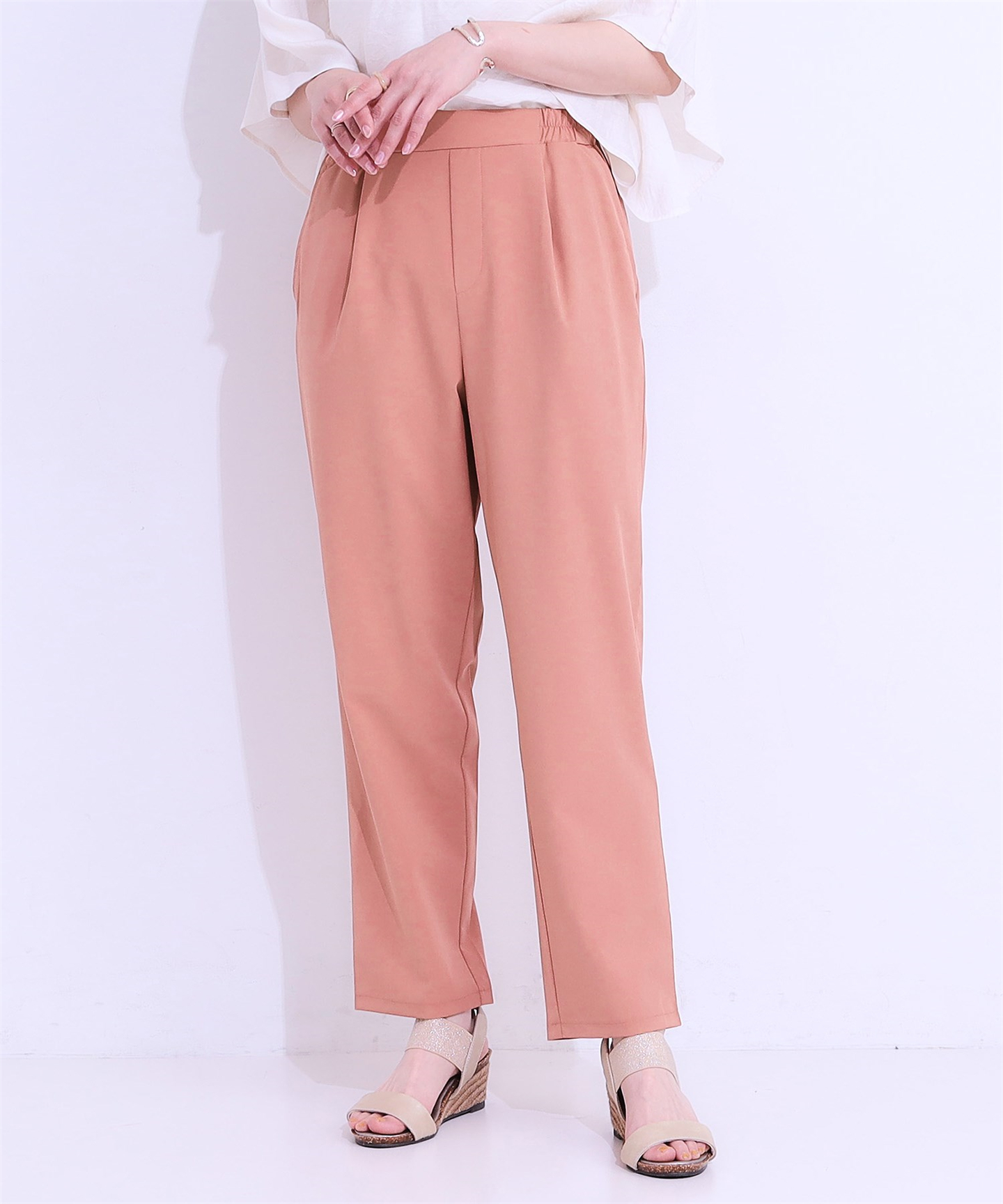 パンツ　やわらか仕立て上品テーパードパンツ（ブルベ夏向け・ブルベ冬向け）