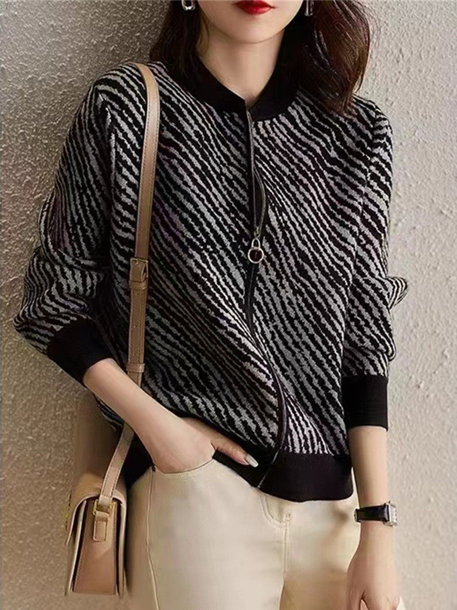 ブルベ夏/ブルベ冬服　ゼブラ柄ニットジップアップブルゾン