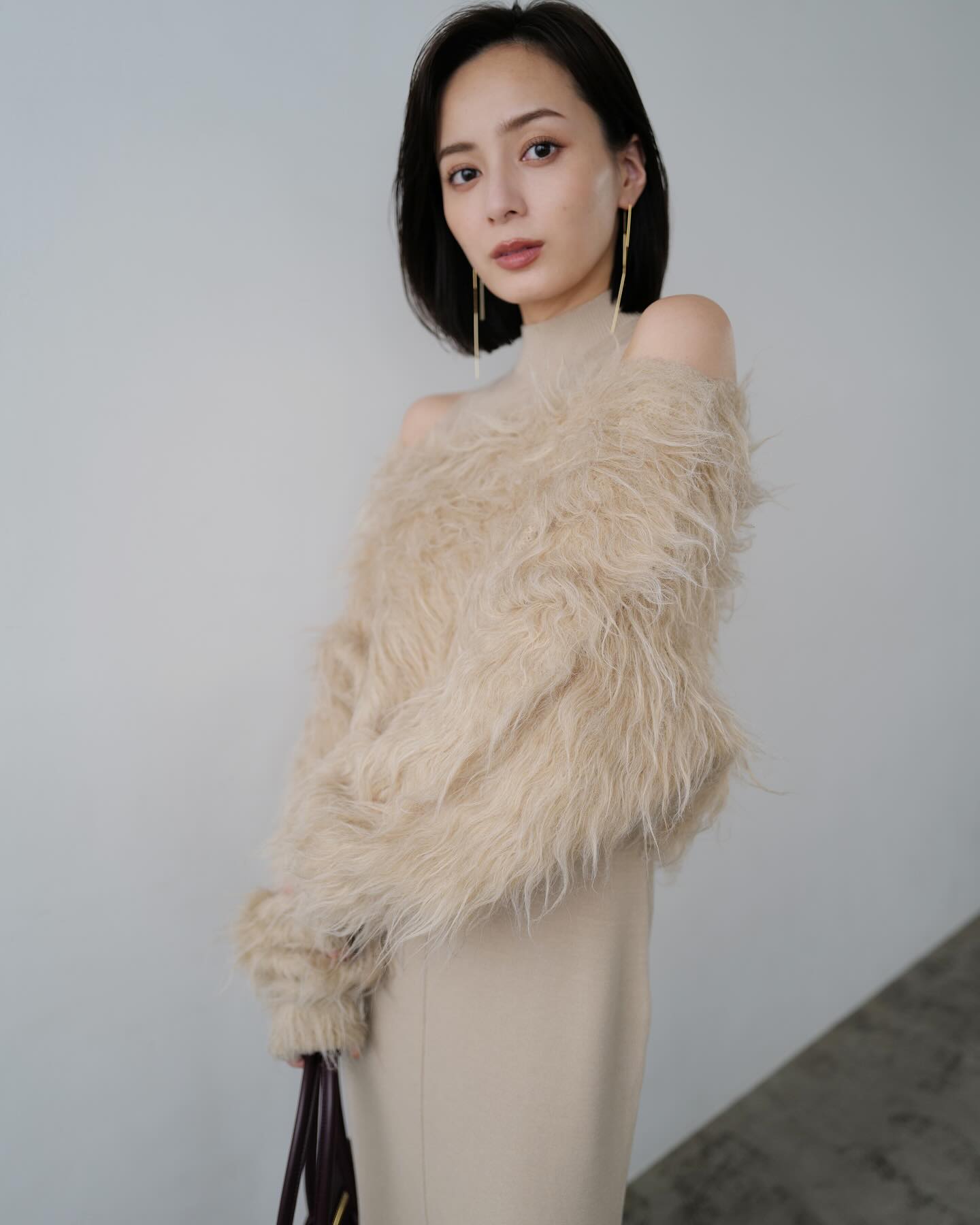 ブルベ夏/ブルベ冬服　ファー風ニットカーディガン＋ベストワンピースセット