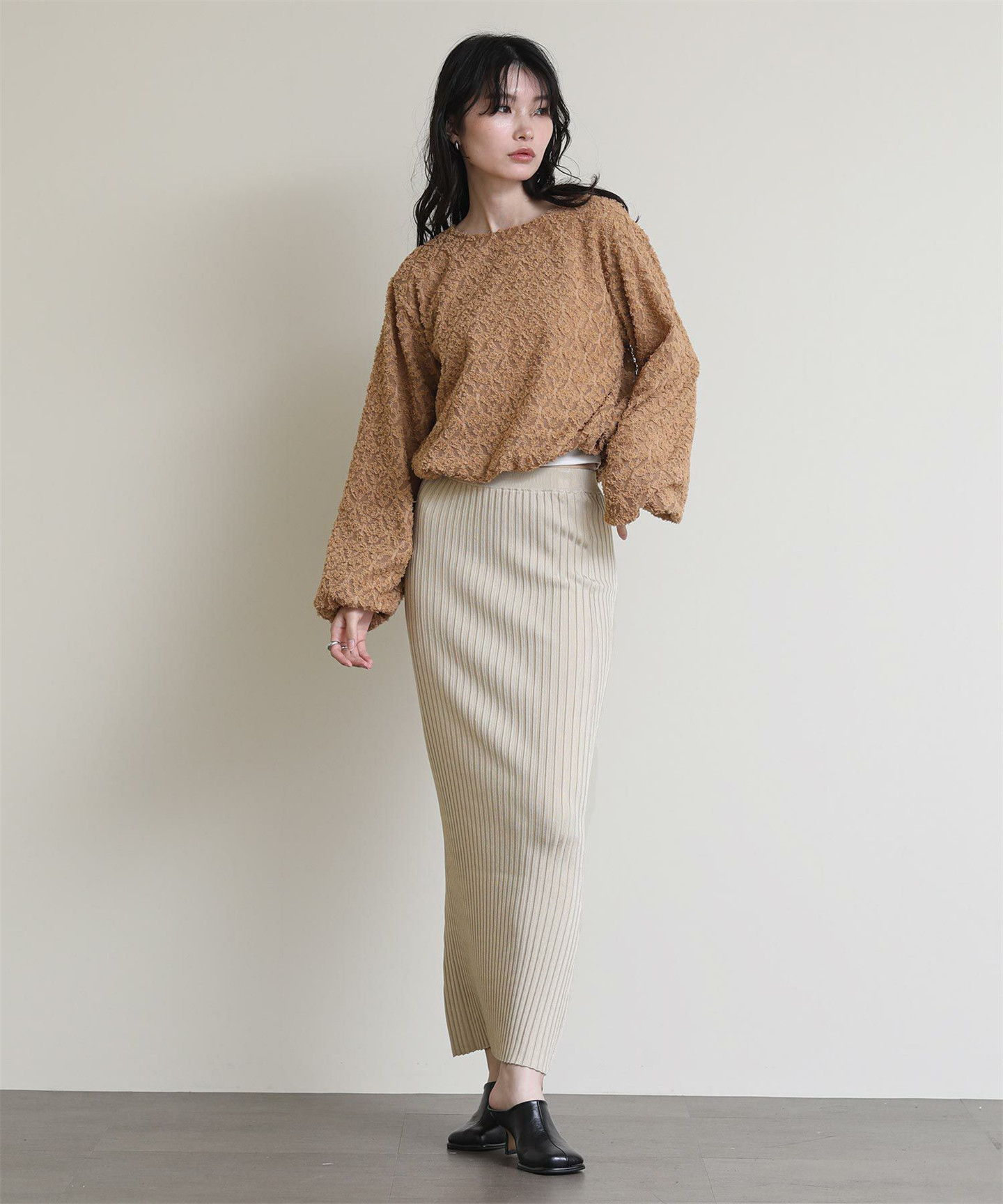 ブルベ夏/ブルベ冬服　ふわふわ起毛素材の丸首長袖ブラウス