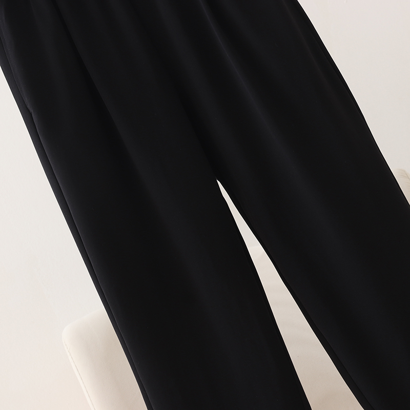 パンツ　すっきりシルエット リラックスパンツ（ブルベ夏向け・ブルベ冬向け）