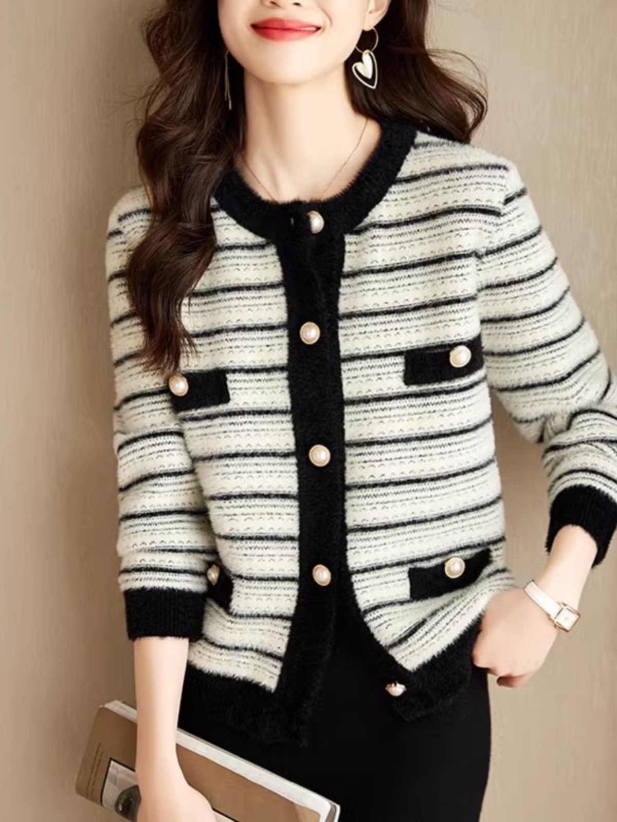 ブルベ夏/ブルベ冬服　上品ボーダー編みふわもこ前開きカーディガン