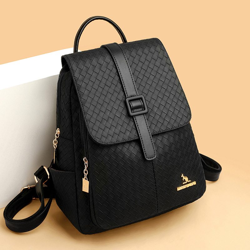 ブルベ冬バッグ　 編み込みデザイン上品リュックサック