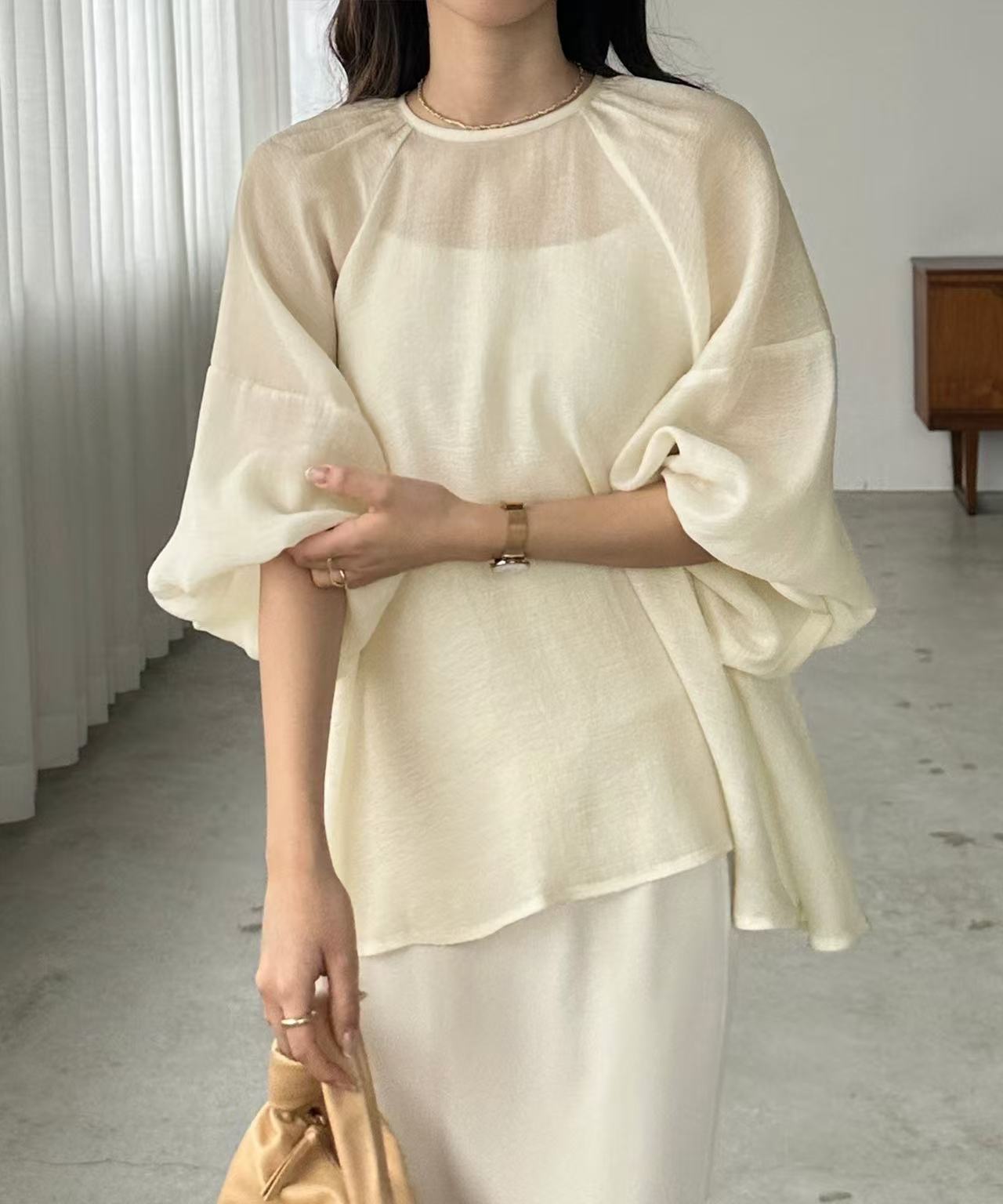 ブルベ夏/ブルベ冬服　ふんわりバルーン袖クルーネック七分袖ブラウス