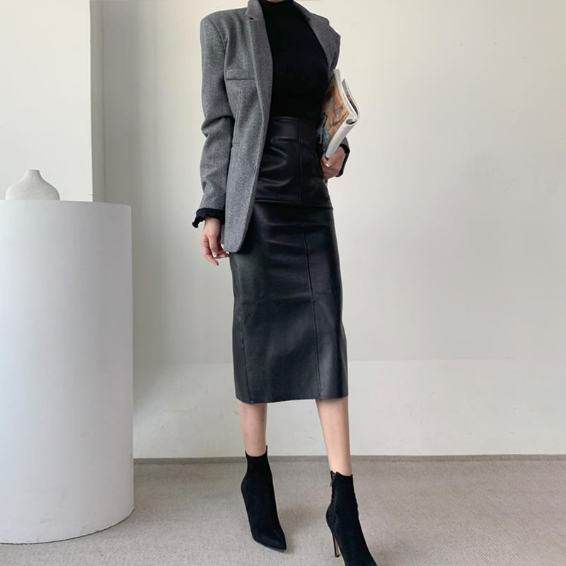 ブルベ夏/ブルベ冬服　上品な光沢感が美しいハイウエスト合成皮革タイトスカート