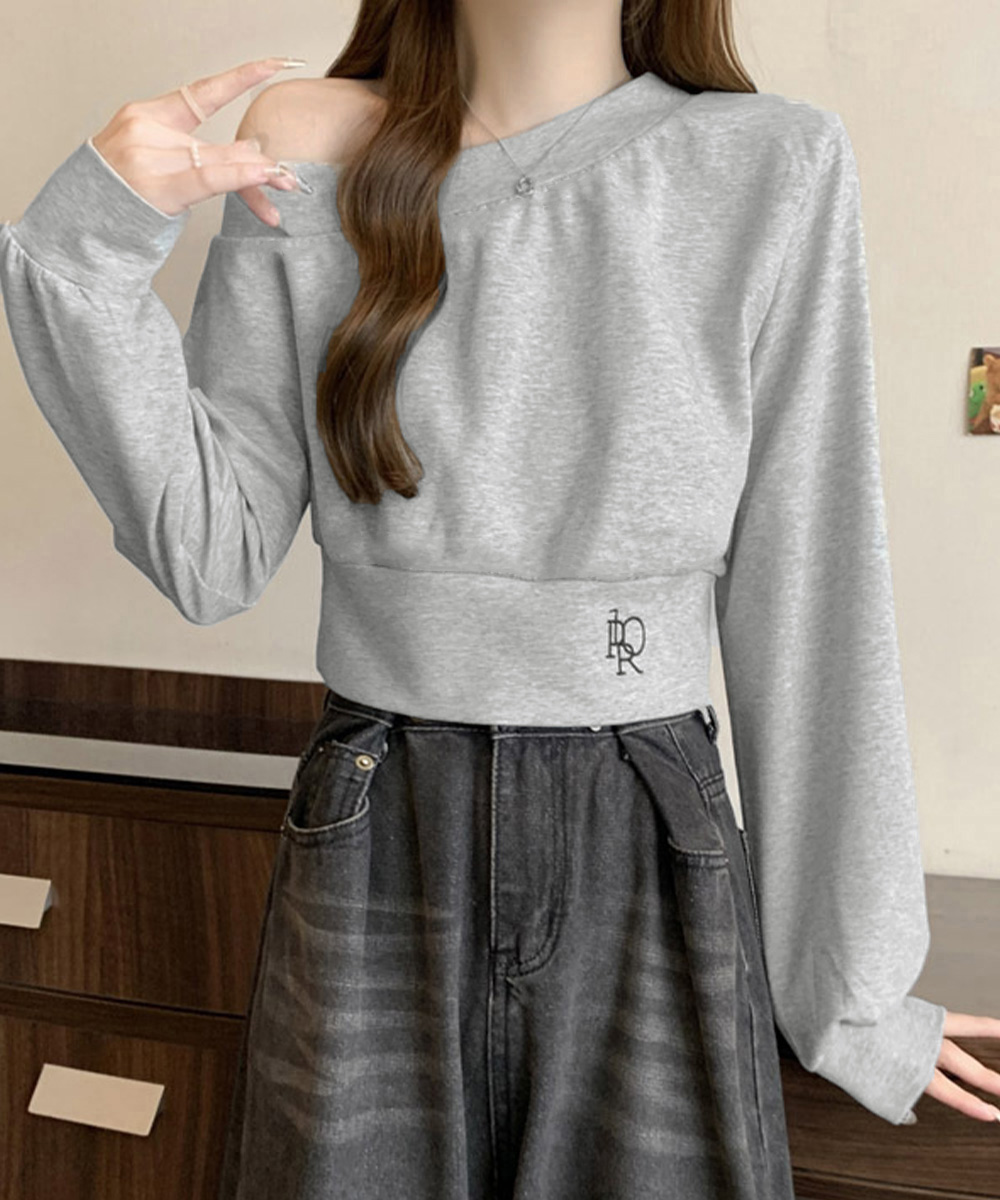 イエベ服　片肩見せ ショート丈スウェット トレーナー（イエベ春向け・イエベ秋向け）