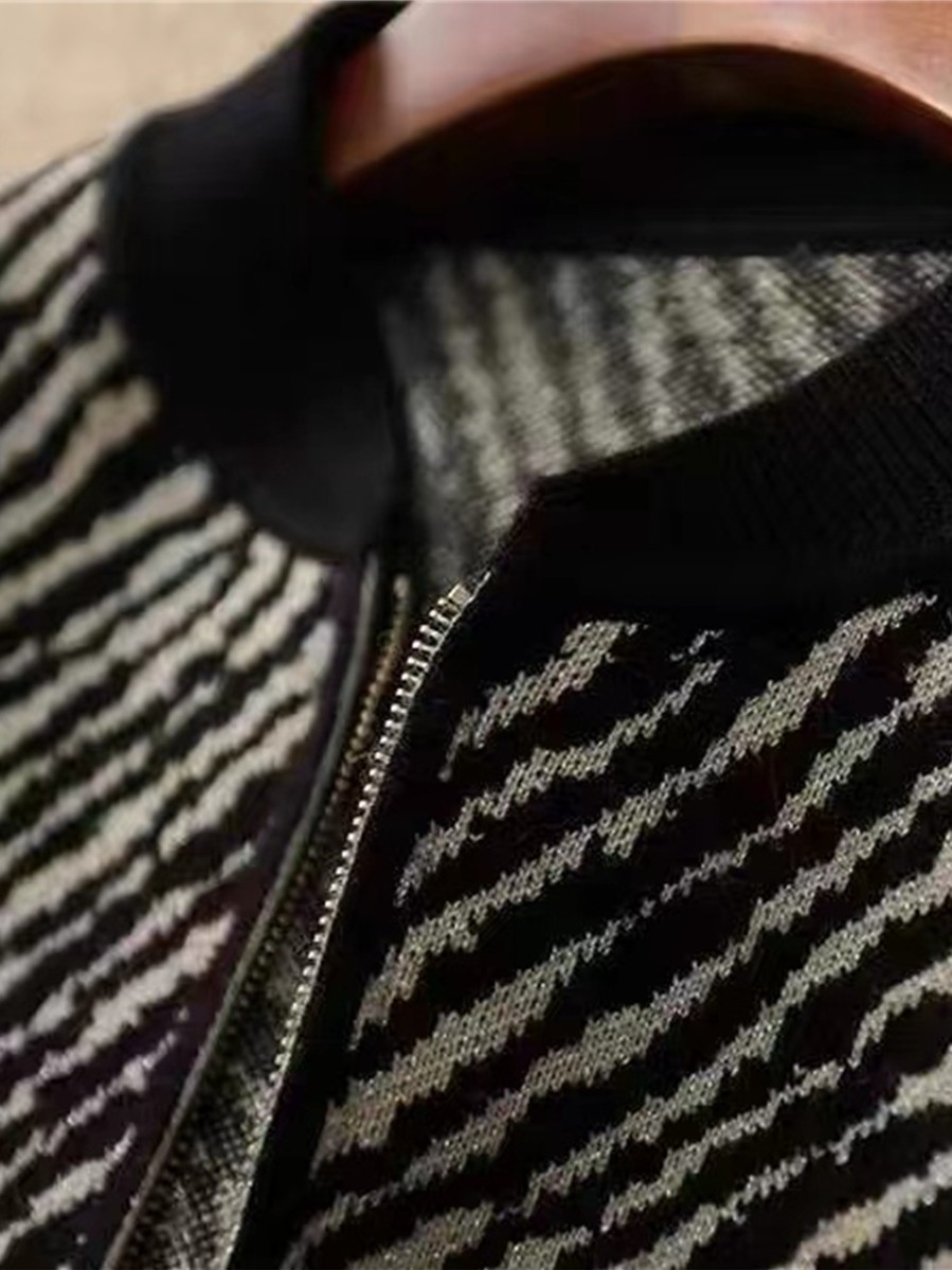 ブルベ夏/ブルベ冬服　ゼブラ柄ニットジップアップブルゾン