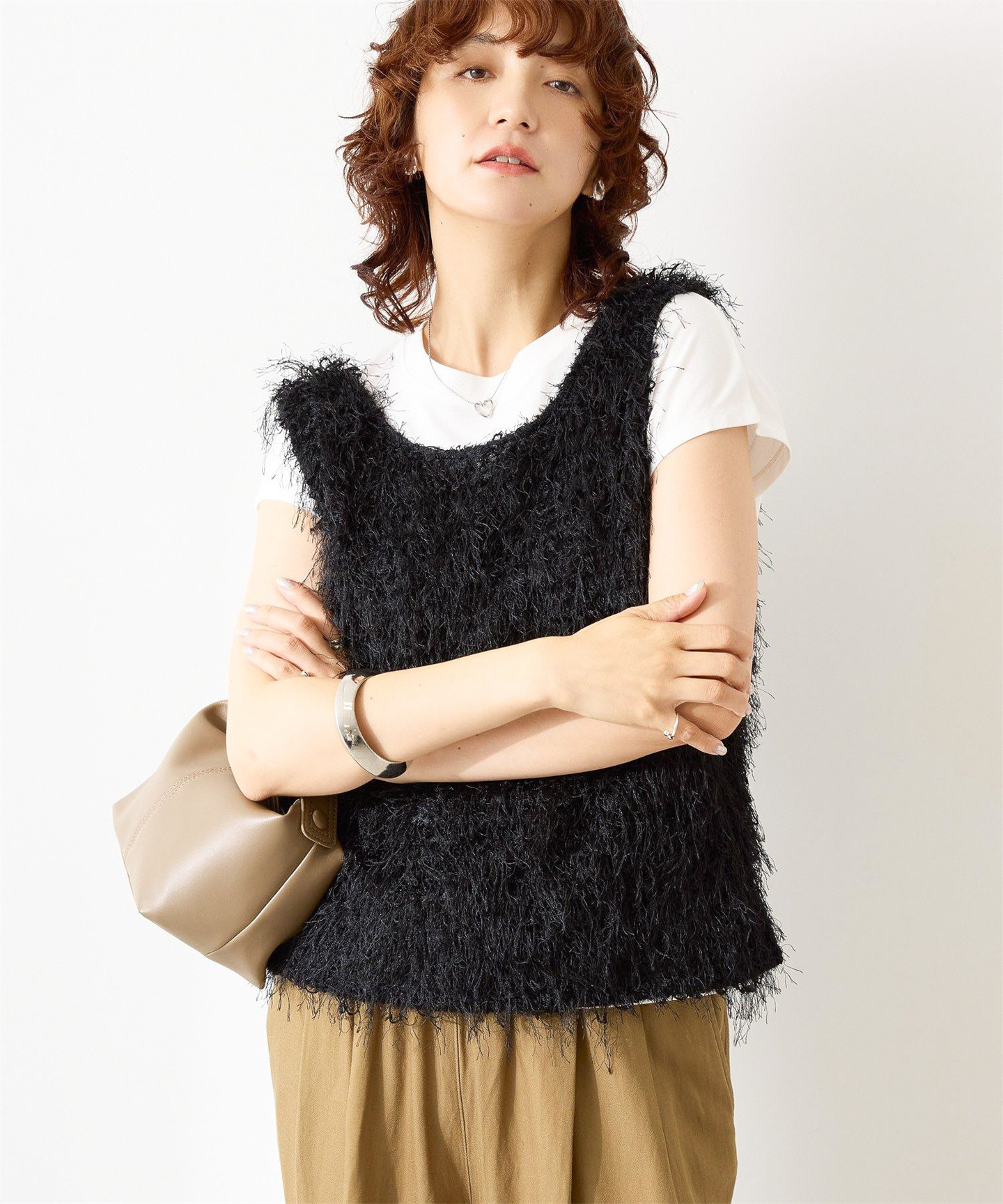 ブルベ夏/ブルベ冬服　ふわふわシャギー素材のノースリーブニットベスト