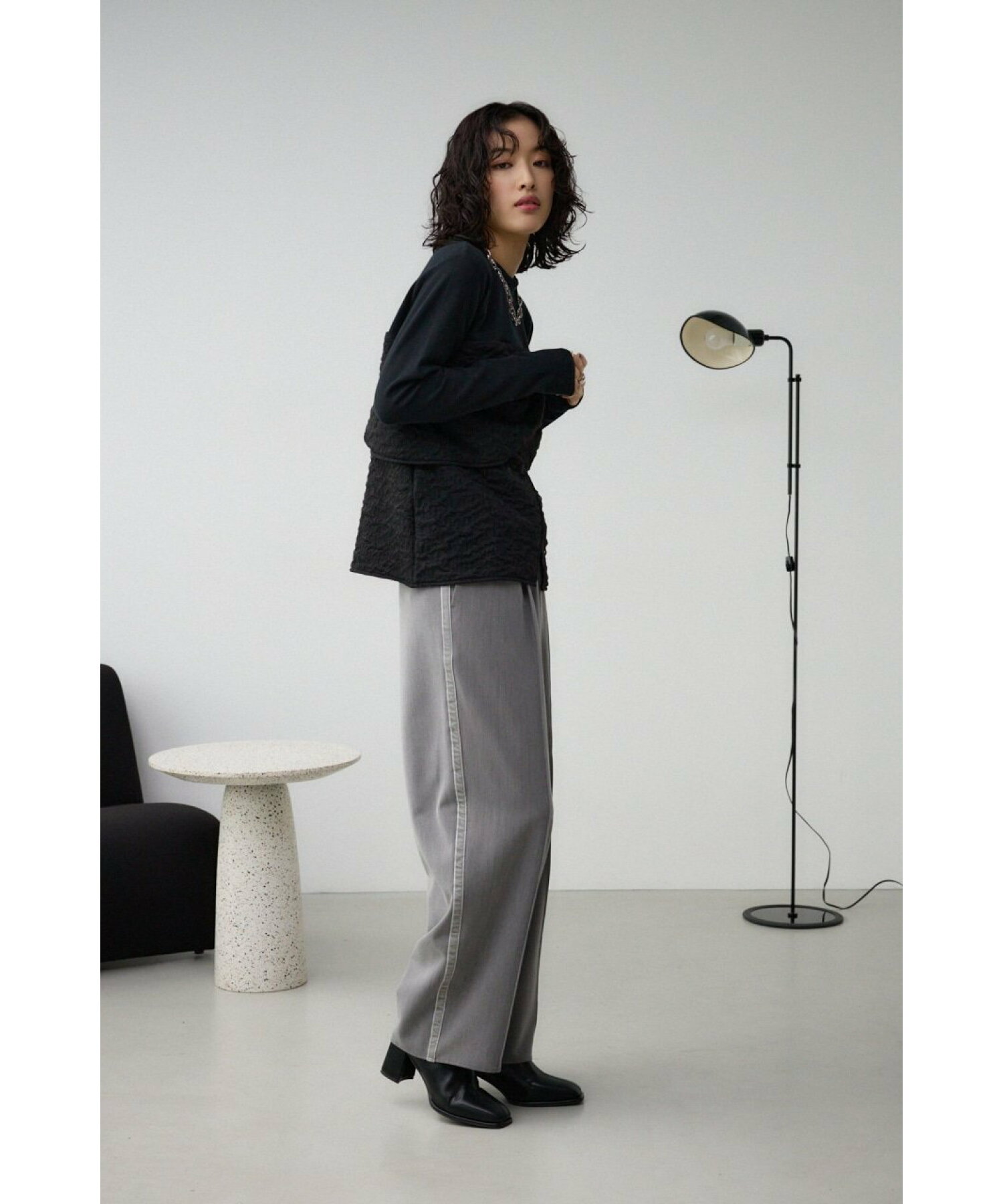 パンツ　上質素材の洗練ワイドパンツ（イエベ秋向け）