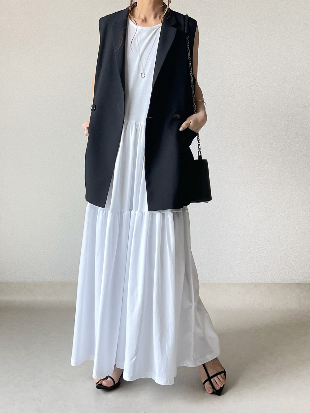 ワンピース　涼やか三段ティアードノースリーブワンピース（ブルベ夏向け・ブルベ冬向け）
