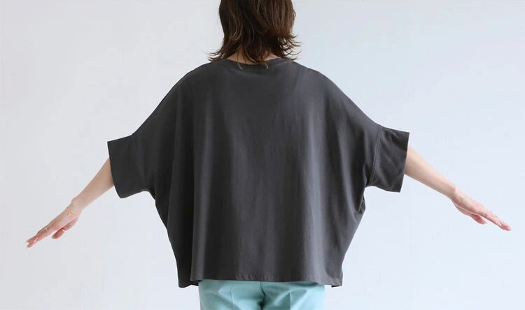 Tシャツ　ゆったりシルエット五分袖カットソー（ブルベ夏向け・ブルベ冬向け）