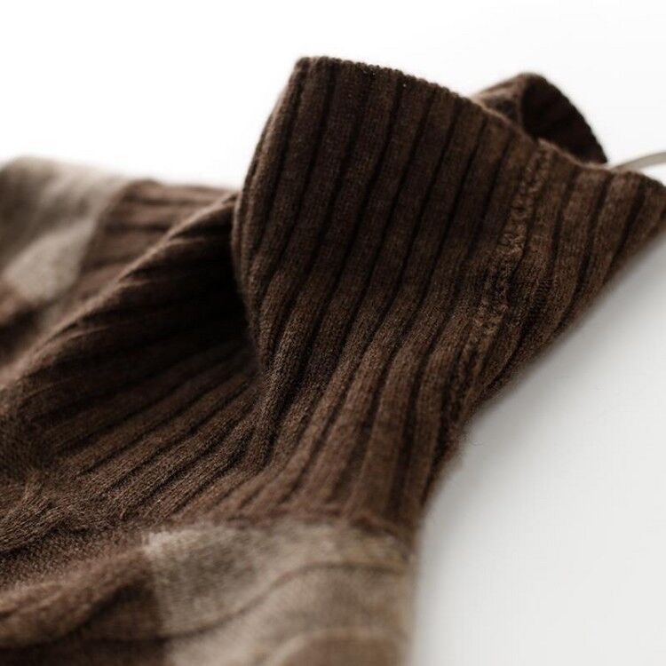 ブルベ夏服　立体ケーブル編みタートルネック長袖ニット