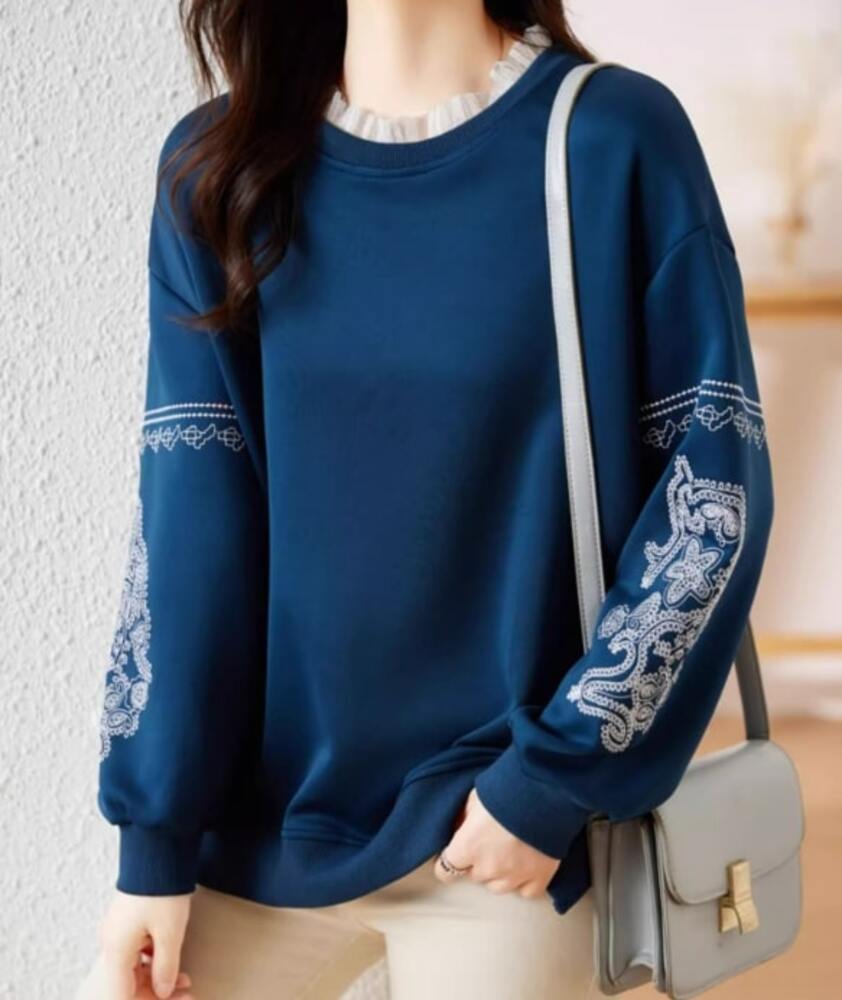 ブルベ冬服 上品な刺繍入りトレーナー