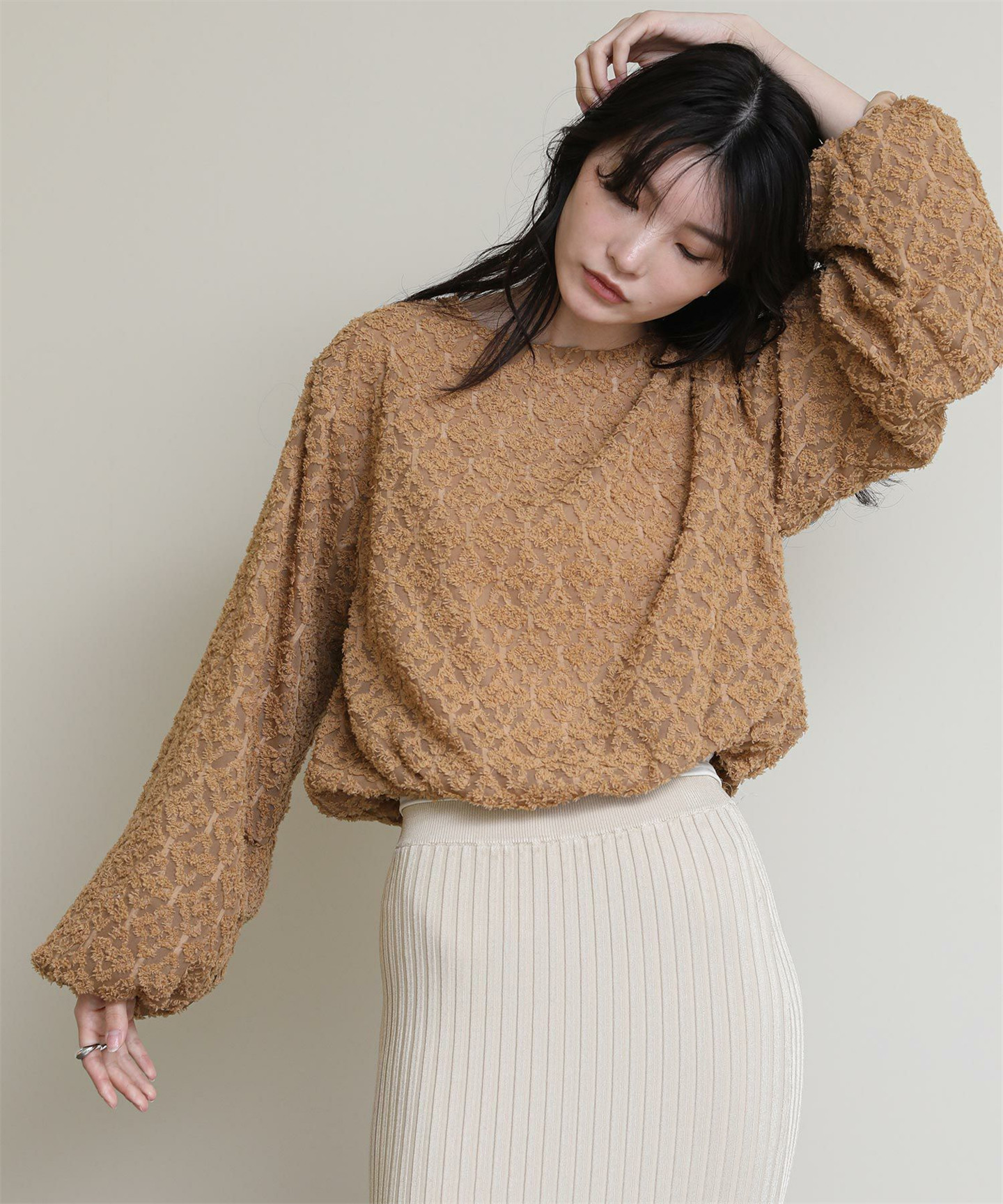 ブルベ夏/ブルベ冬服　ふわふわ起毛素材の丸首長袖ブラウス