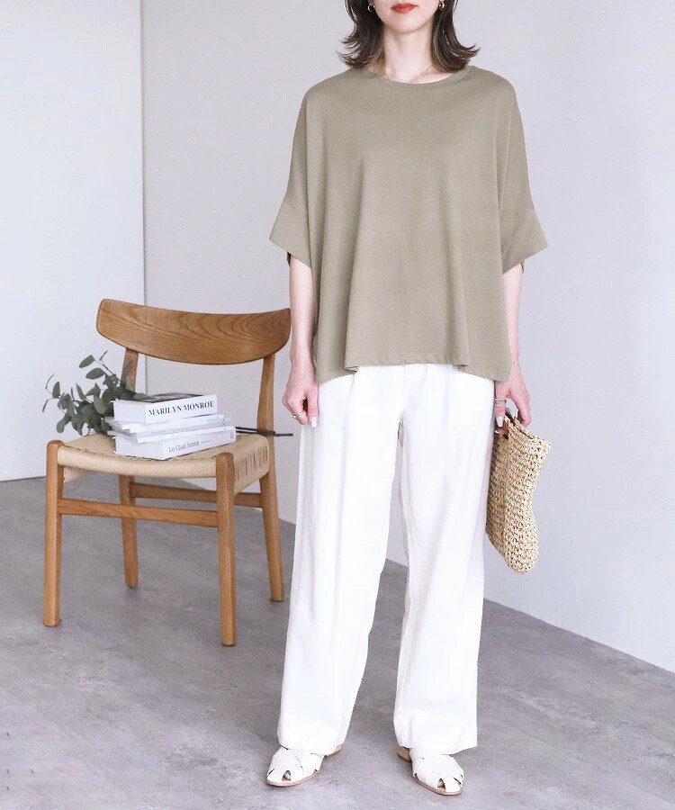 Tシャツ　ゆったりシルエット五分袖カットソー（ブルベ夏向け・ブルベ冬向け）