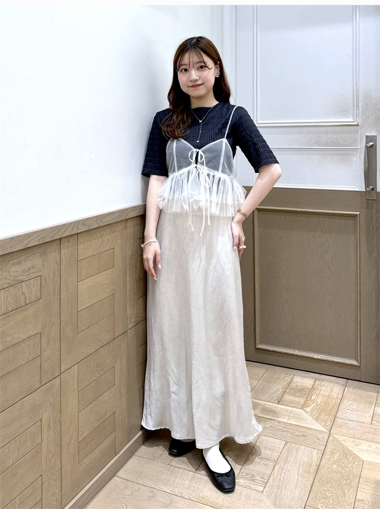 Tシャツ　立体模様のシャーリングトップス（ブルベ夏向け・ブルベ冬向け）