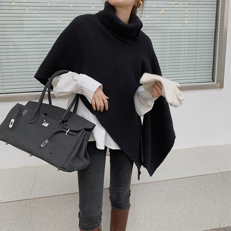 ブルベファッション タートルネック風ケープ型ニット