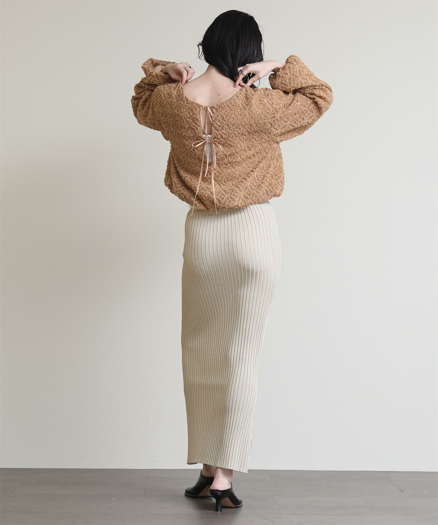 ブルベ夏/ブルベ冬服　ふわふわ起毛素材の丸首長袖ブラウス